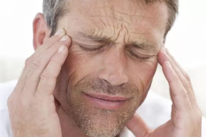 Nguyên nhân gây bạc tóc sớm ở nam giới