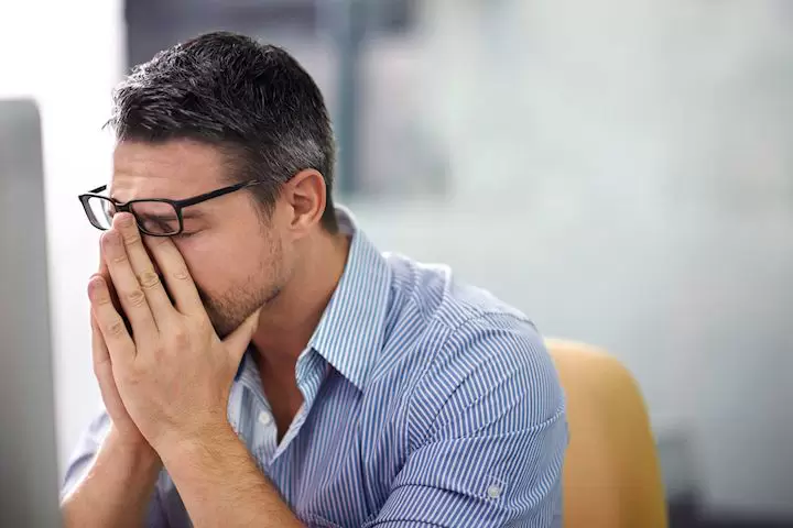 Hiện tượng tóc bạc sớm ở nam giới là gì?